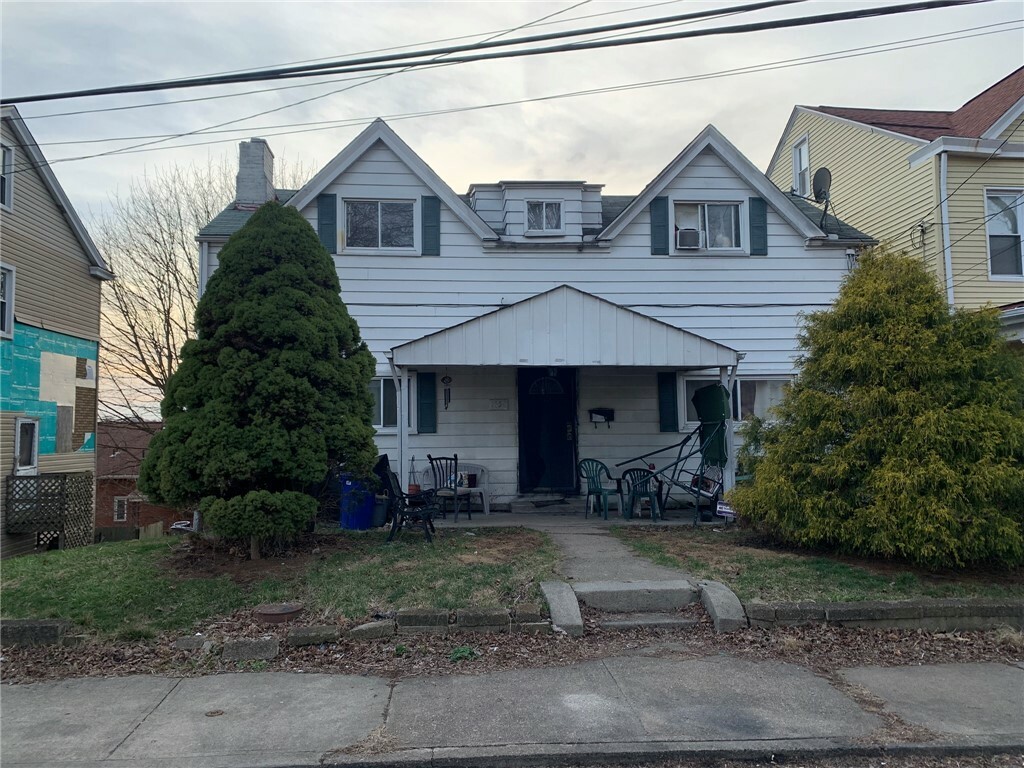 Property Photo:  1650 Dellrose St  PA 15210 