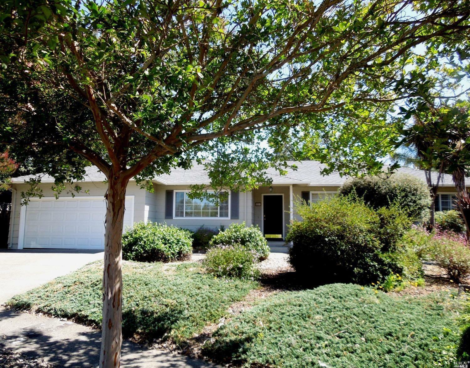 Property Photo:  1227 Moss Rock Court  CA 95404 