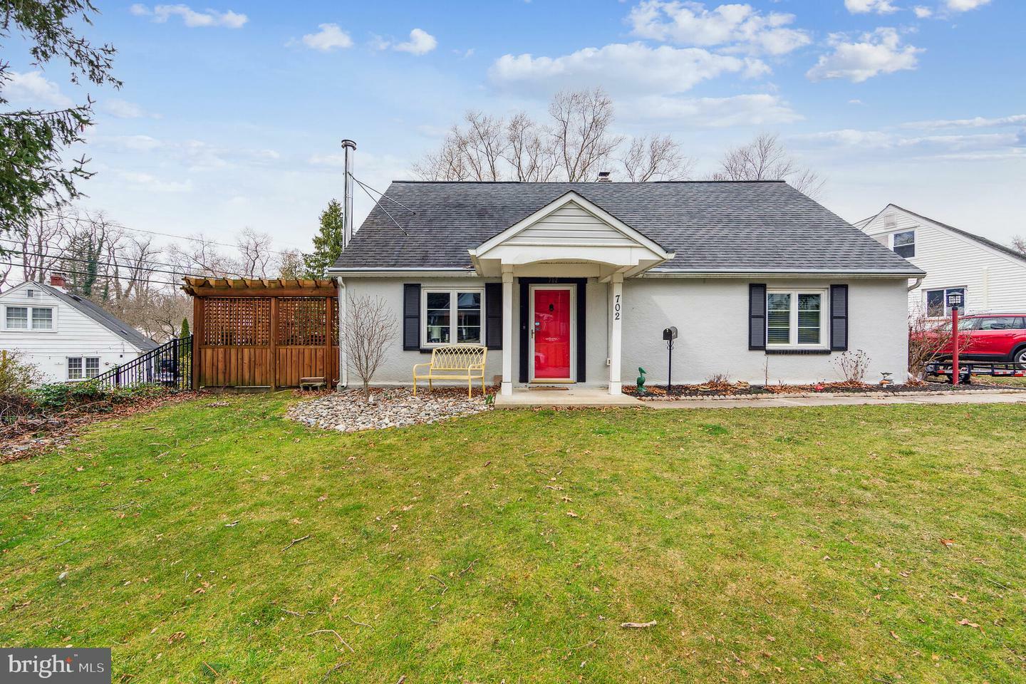 Property Photo:  702 Hillside Drive  PA 19380 