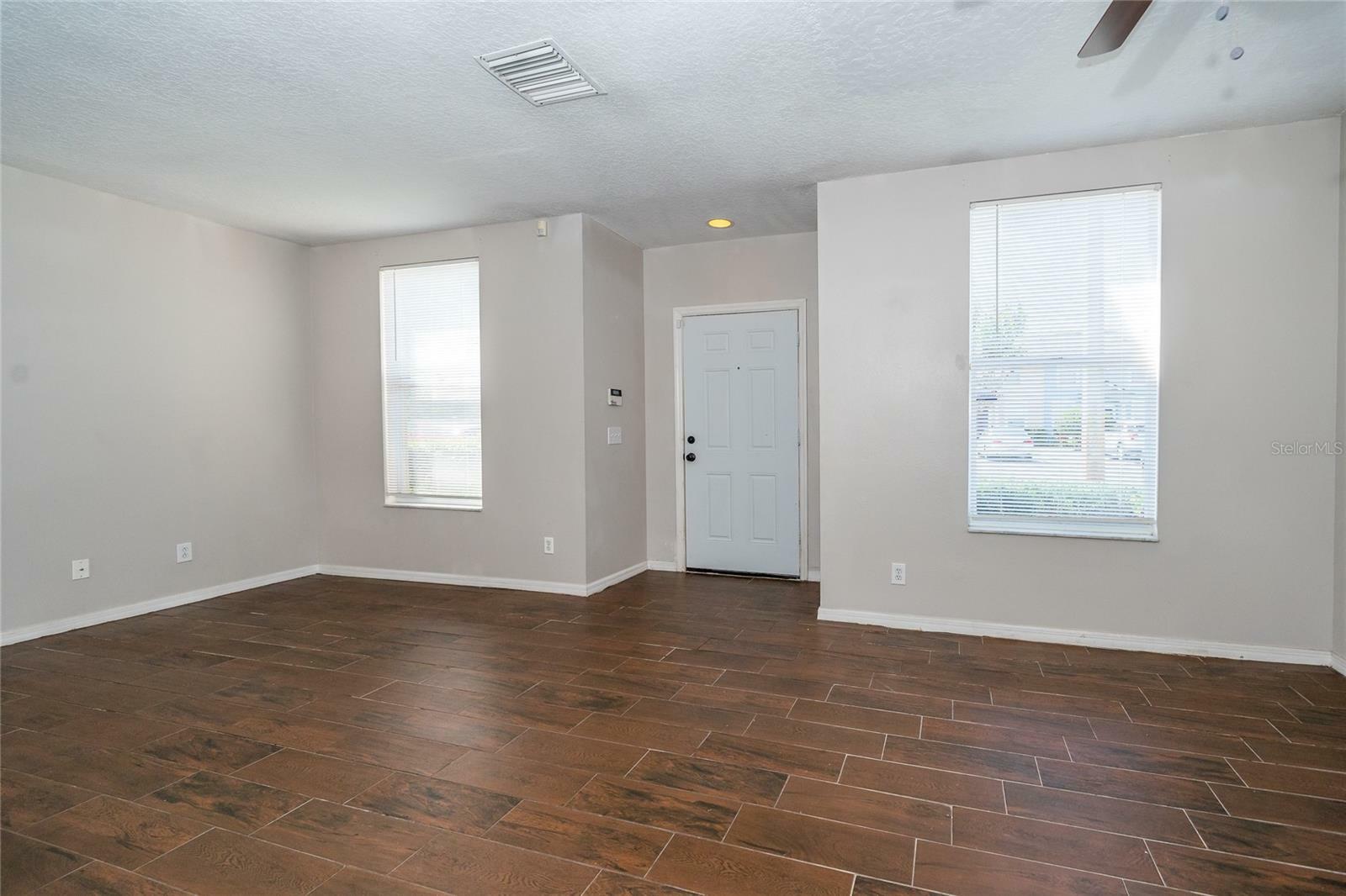 Property Photo:  1238 Blenheim Court  FL 33543 