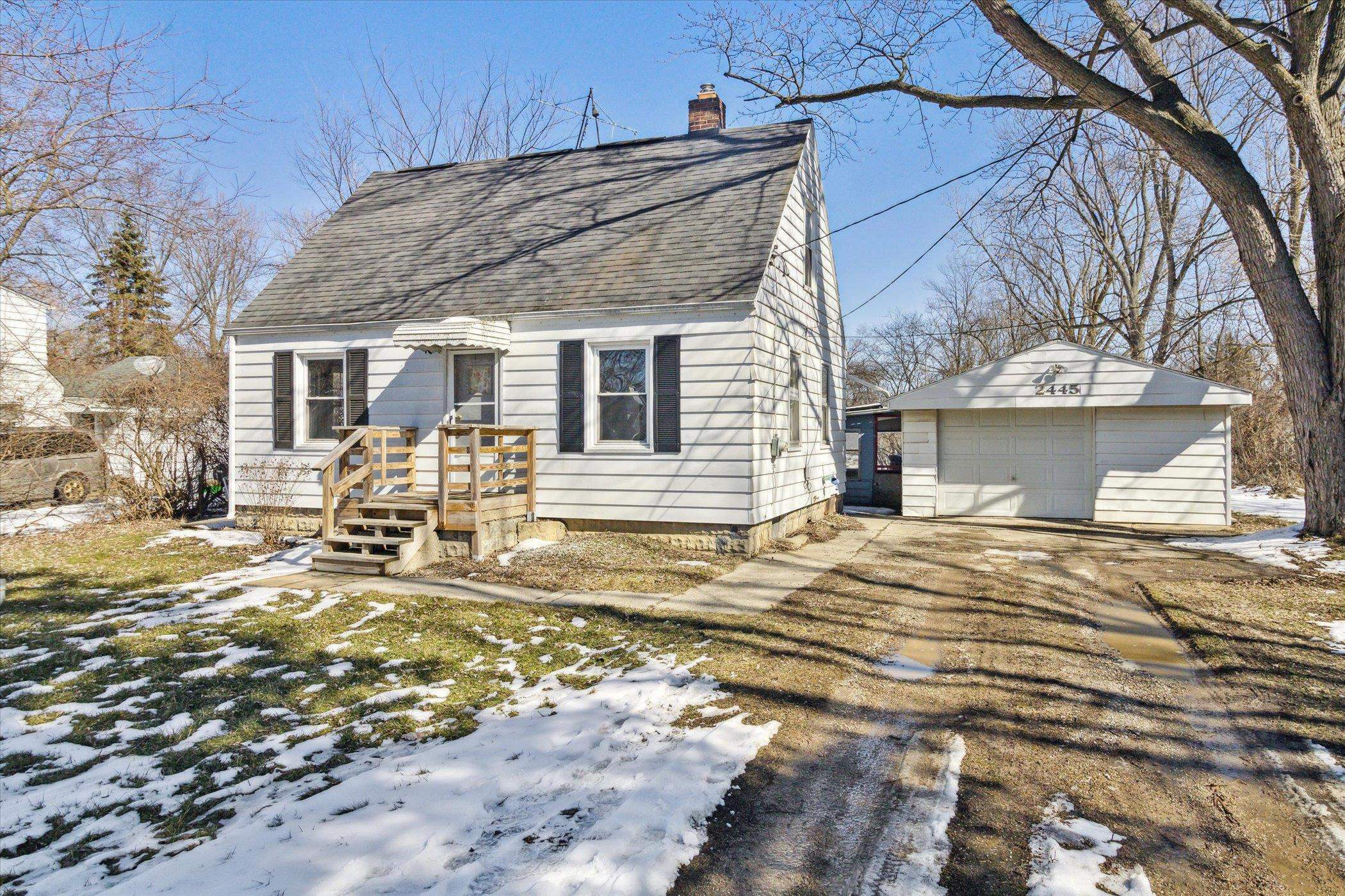 Property Photo:  2445 Howe  MI 48519 