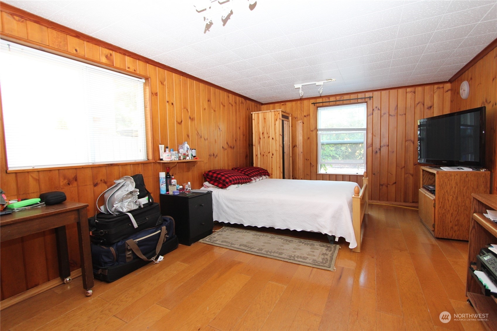 Property Photo: 9252 9th Avenue NW WA 98117