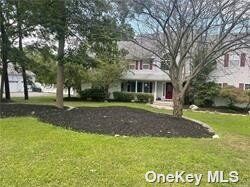9 Crest Hollow Lane  Manorville NY 11949 photo