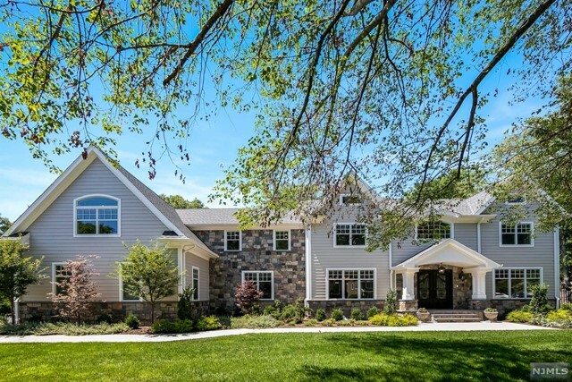 Property Photo:  23 Country Squire Road  NJ 07675 