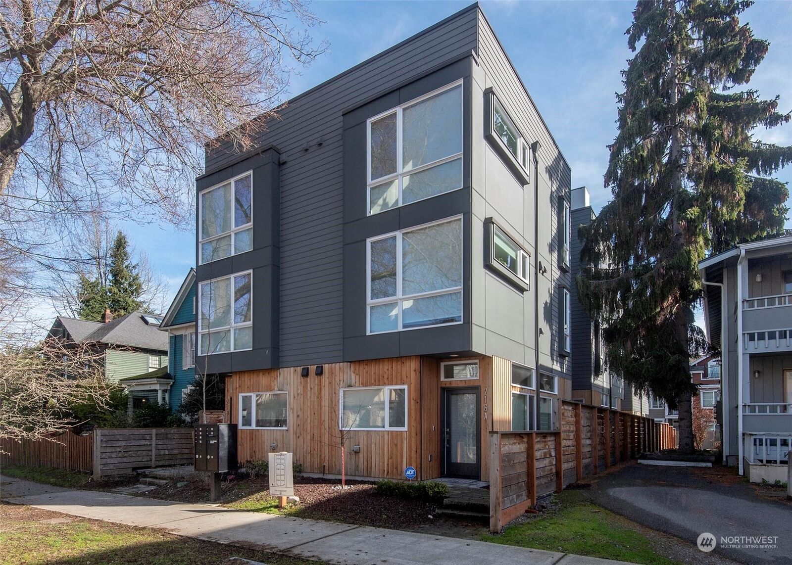 Property Photo:  212 17th Avenue E B  WA 98112 