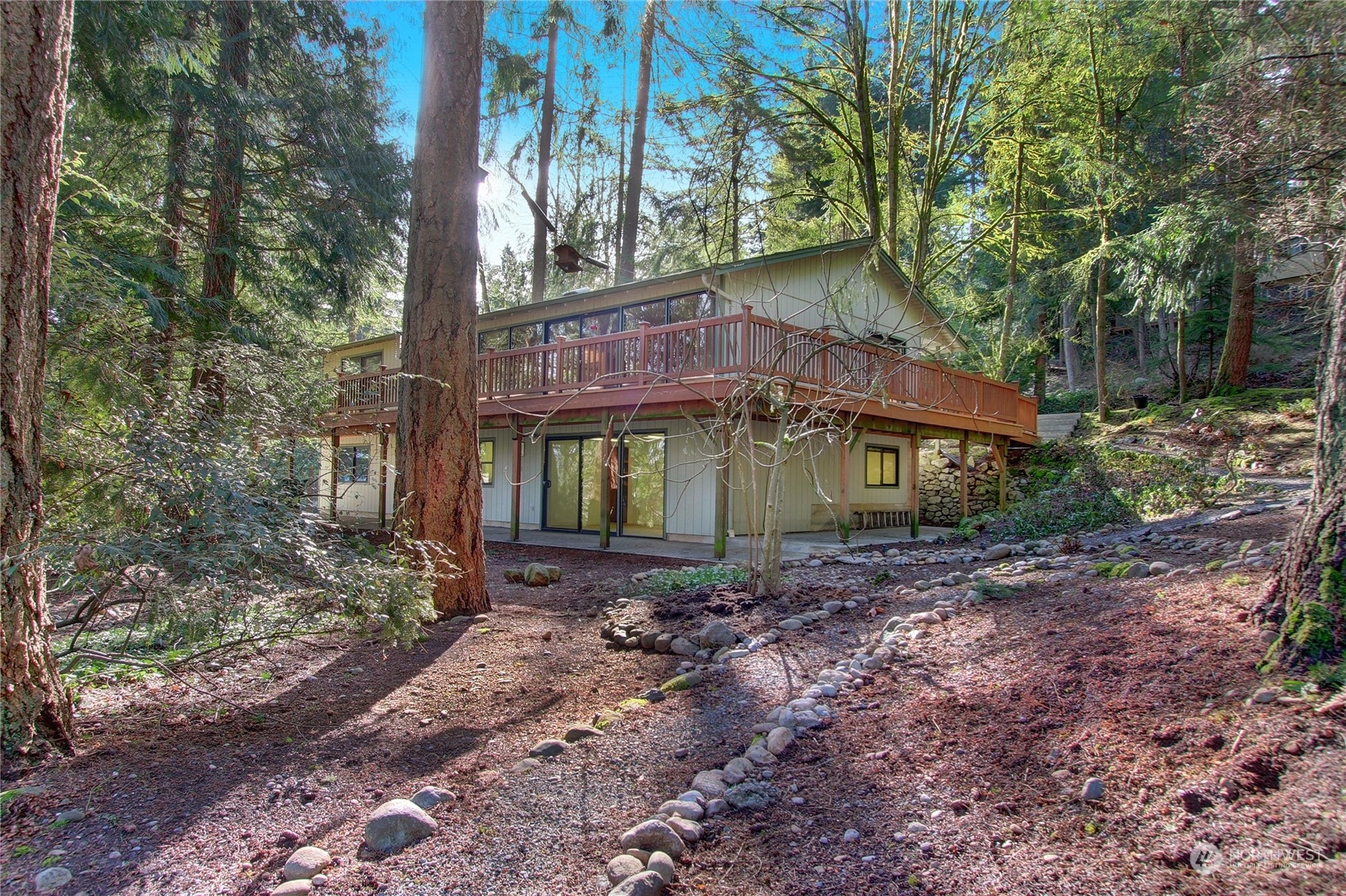 Property Photo:  521 SW Forest Drive  WA 98027 