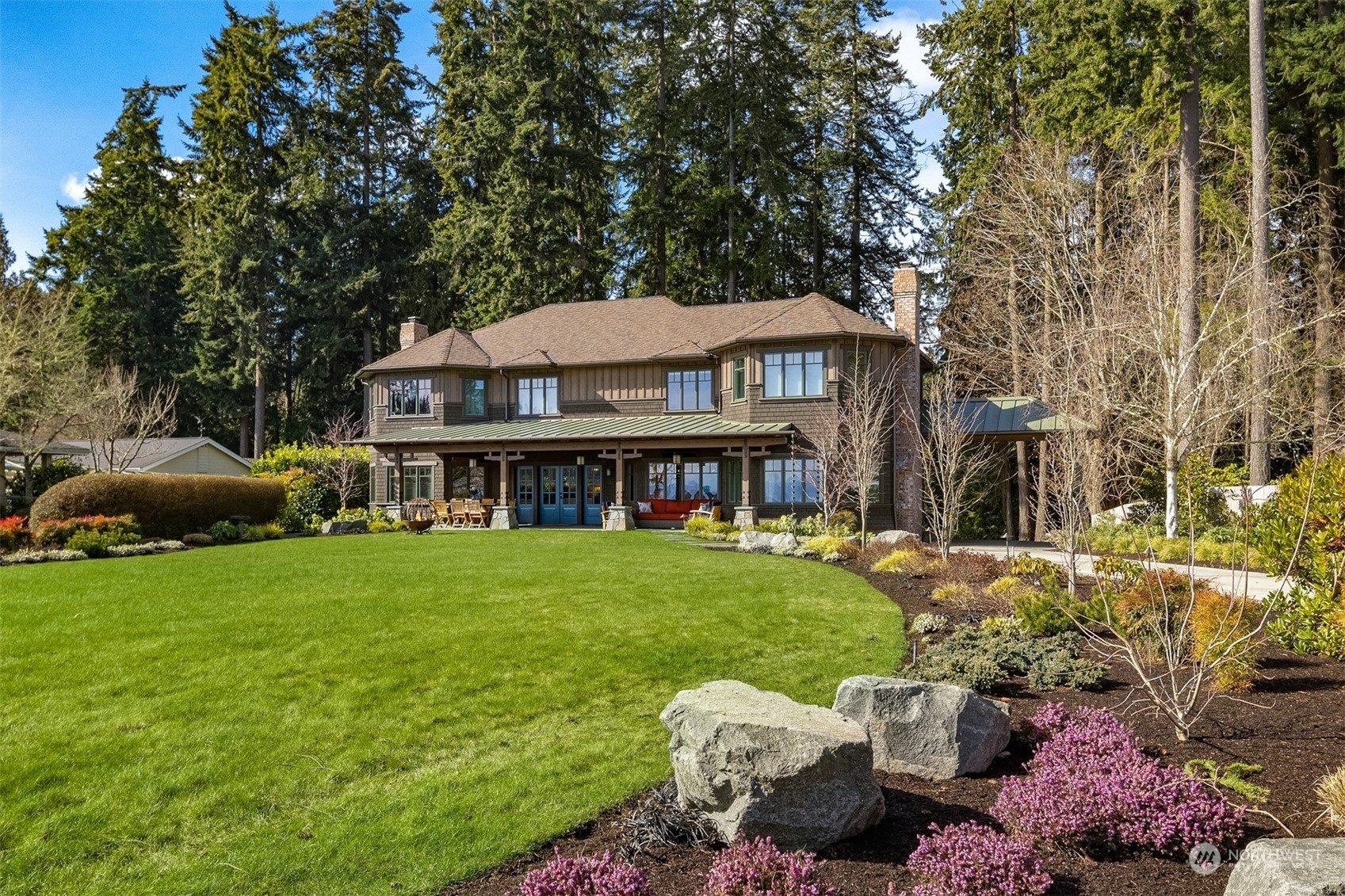 Property Photo:  10085 Edgecombe Place NE  WA 98110 