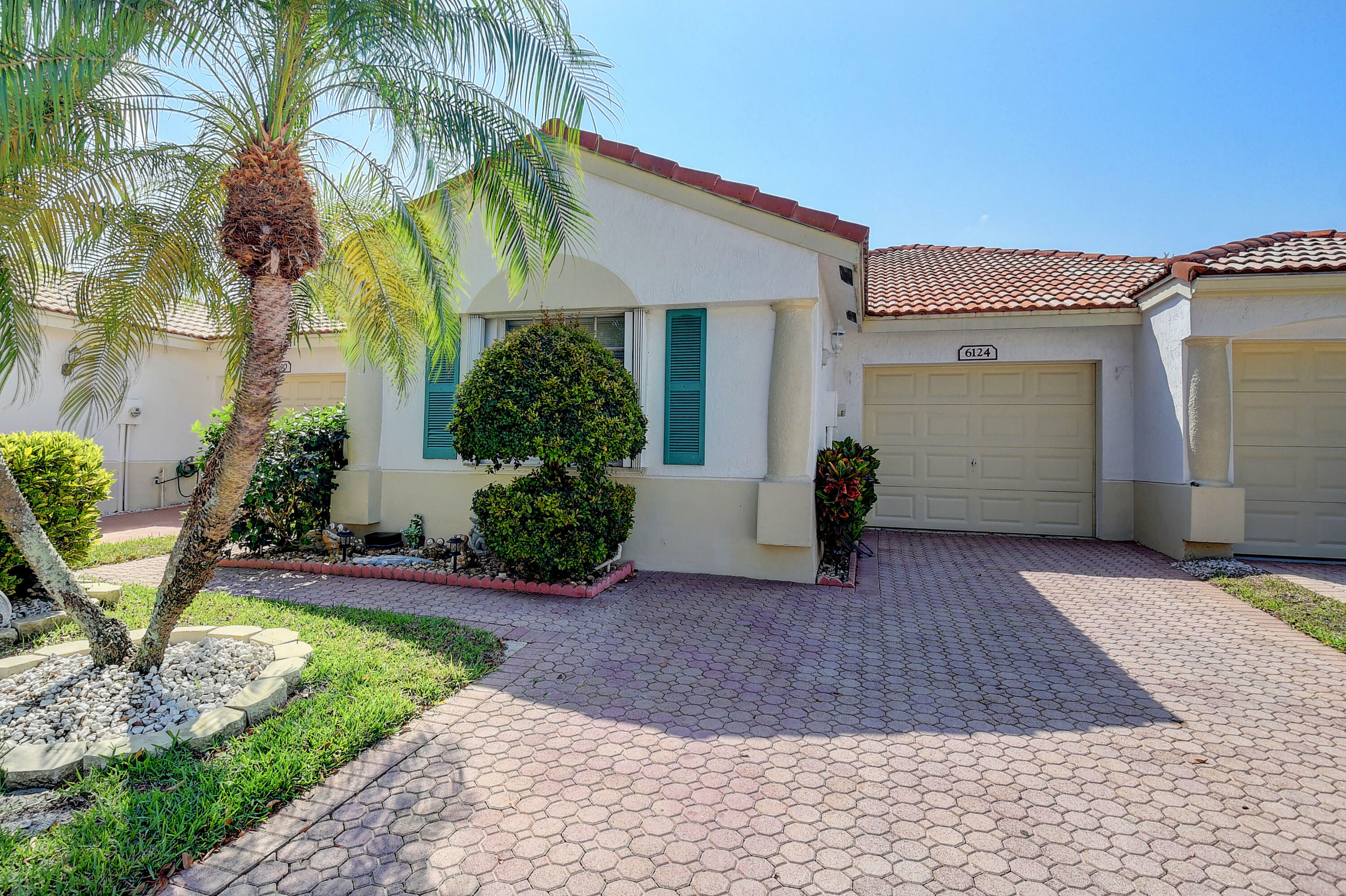 Property Photo:  6124 Petunia Road  FL 33484 