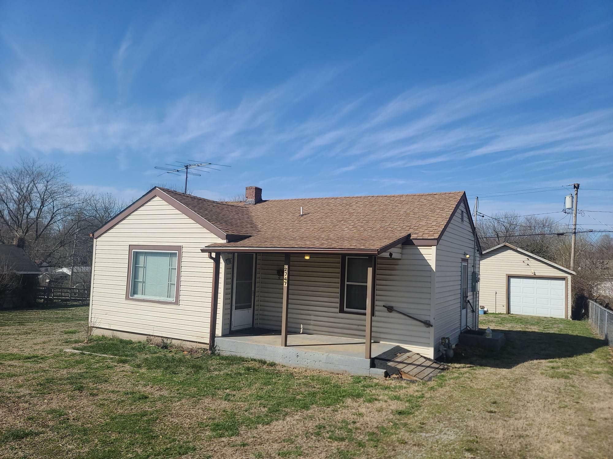 Property Photo:  2747 W Mount Vernon Street  MO 65802 