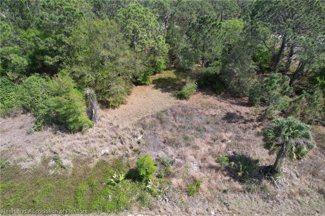 Property Photo: 106 Woodmere Avenue NE FL 33852