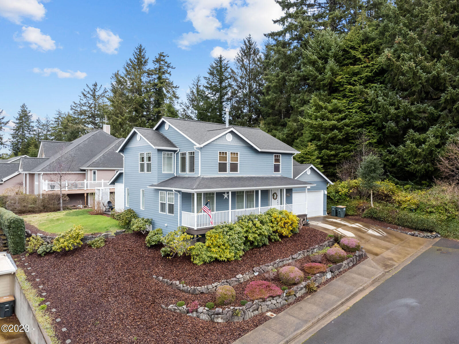 Property Photo: 1057 NE 6th Street OR 97365