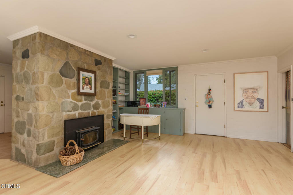 Property Photo:  1310 Fern Oaks Drive  CA 93060 