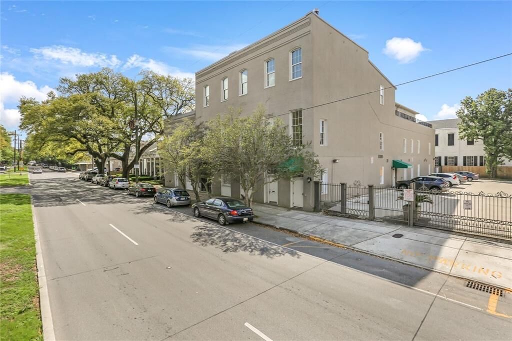 Property Photo: 3400 Magazine Street 15 LA 70115