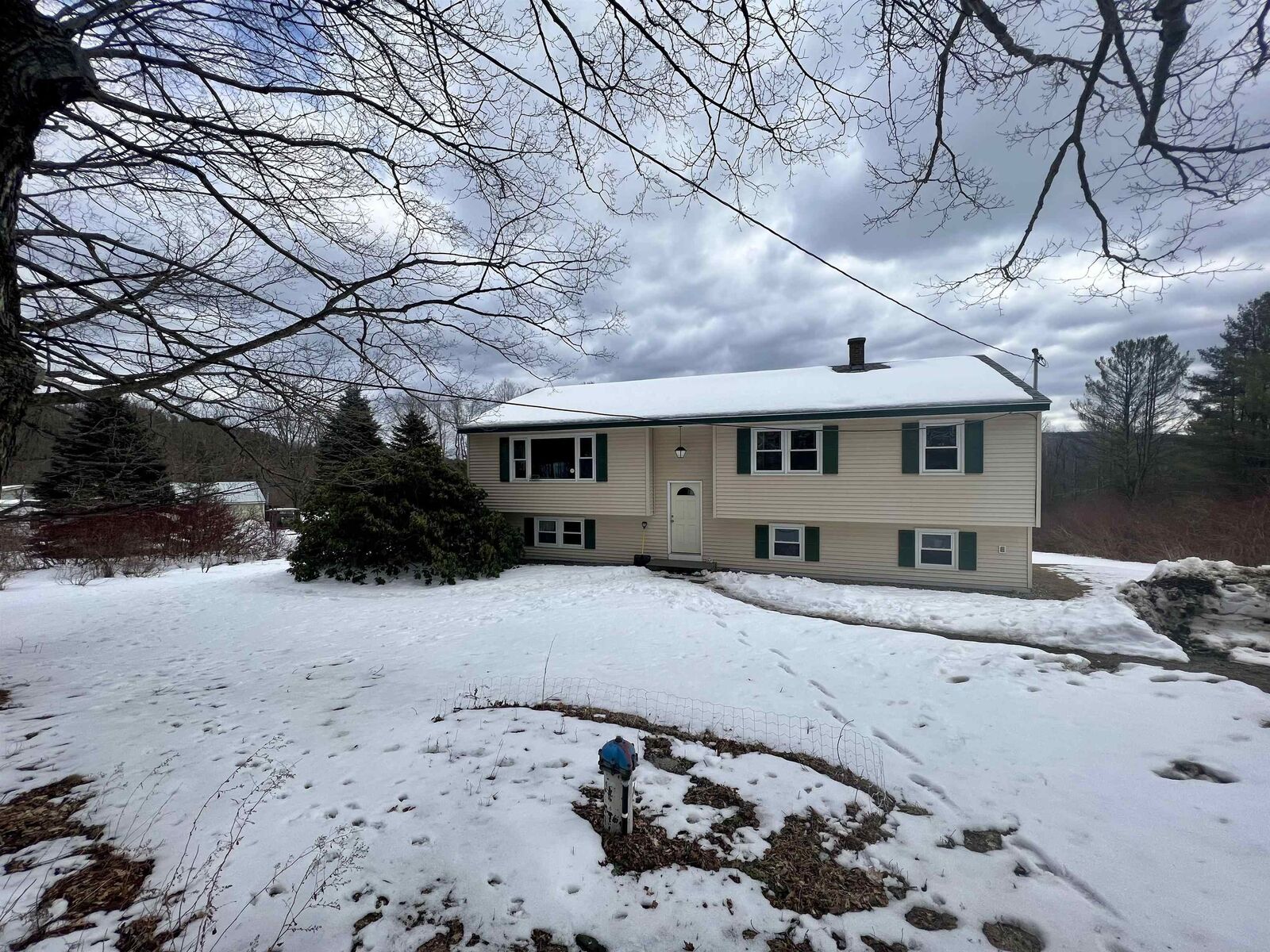 Property Photo:  94 Roberts Hill Road  NH 03743 