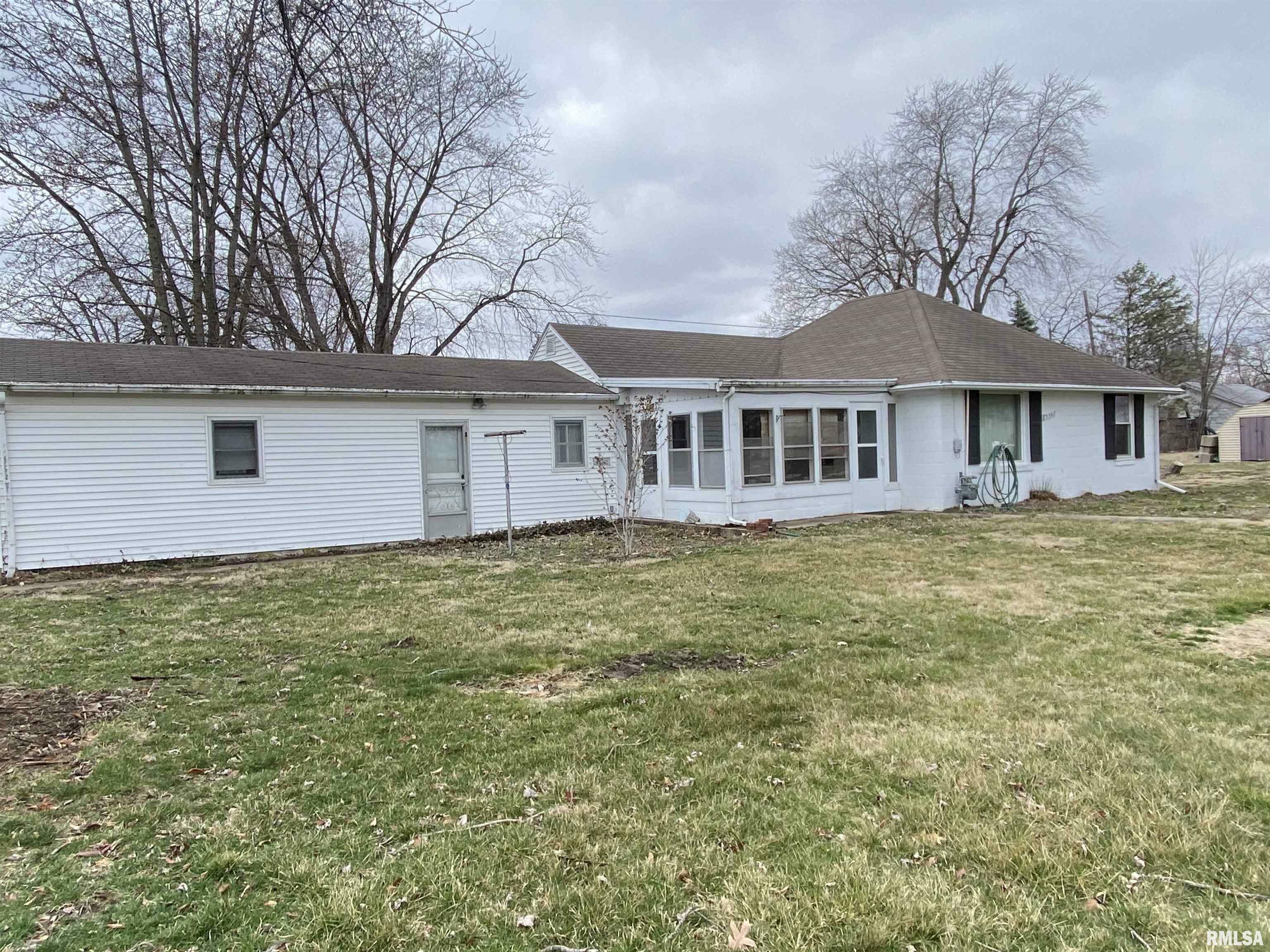 710 S Madison Street  Lewistown IL 61542 photo