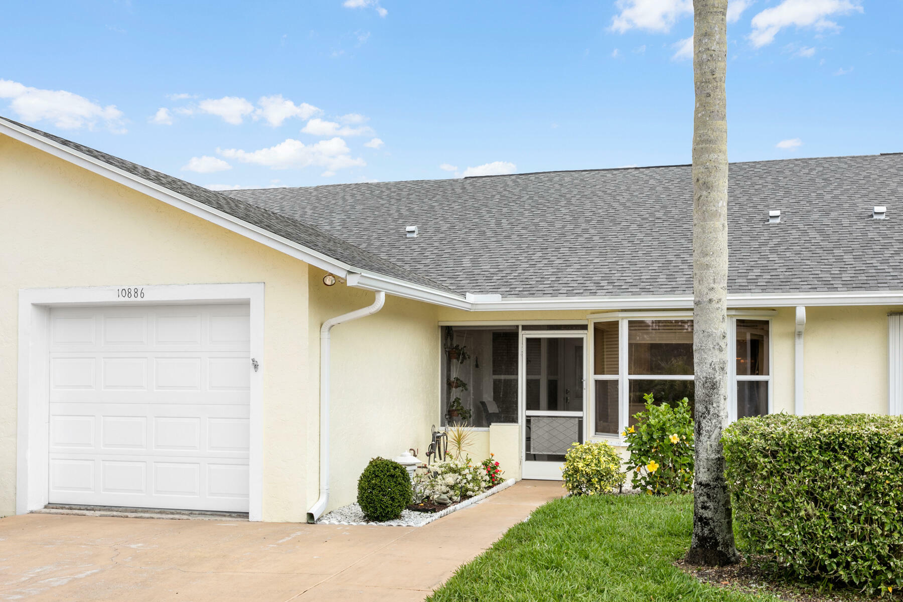 Property Photo:  10886 SE Sea Pines Circle  FL 33455 