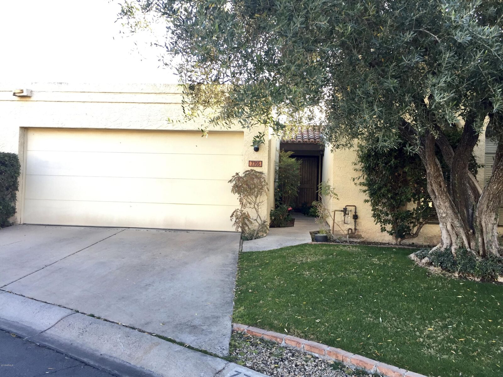 Property Photo: 7705 N 17th Place AZ 85020