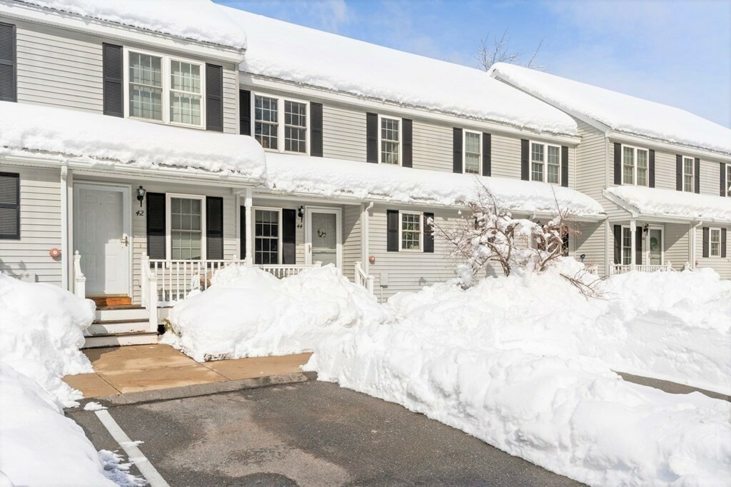 Property Photo:  44 Constitution Dr 44  MA 01420 