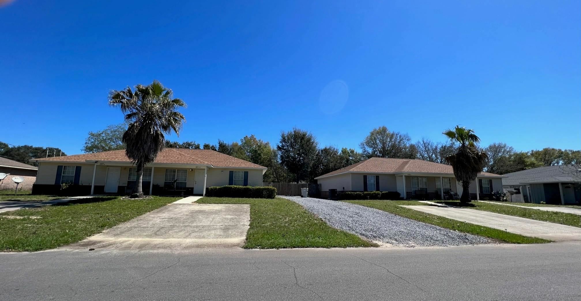 Property Photo:  3355 Green Briar Cir  FL 32563 