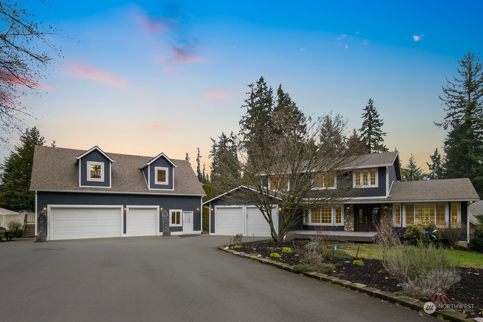 House for sale in Woodinville 18902 160th Avenue NE, Woodinville, WA 98072