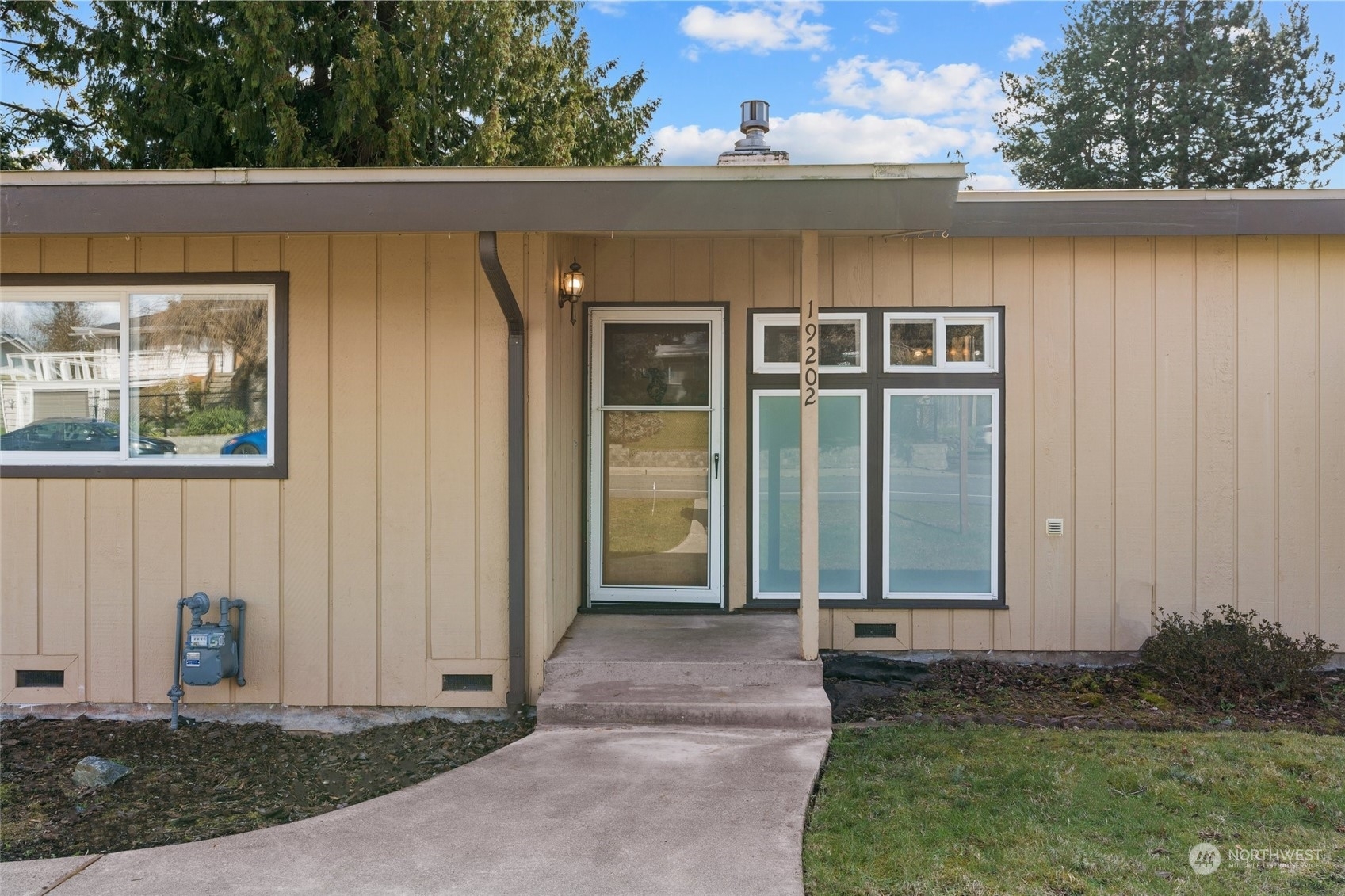 Property Photo: 19202 33rd Avenue S WA 98188