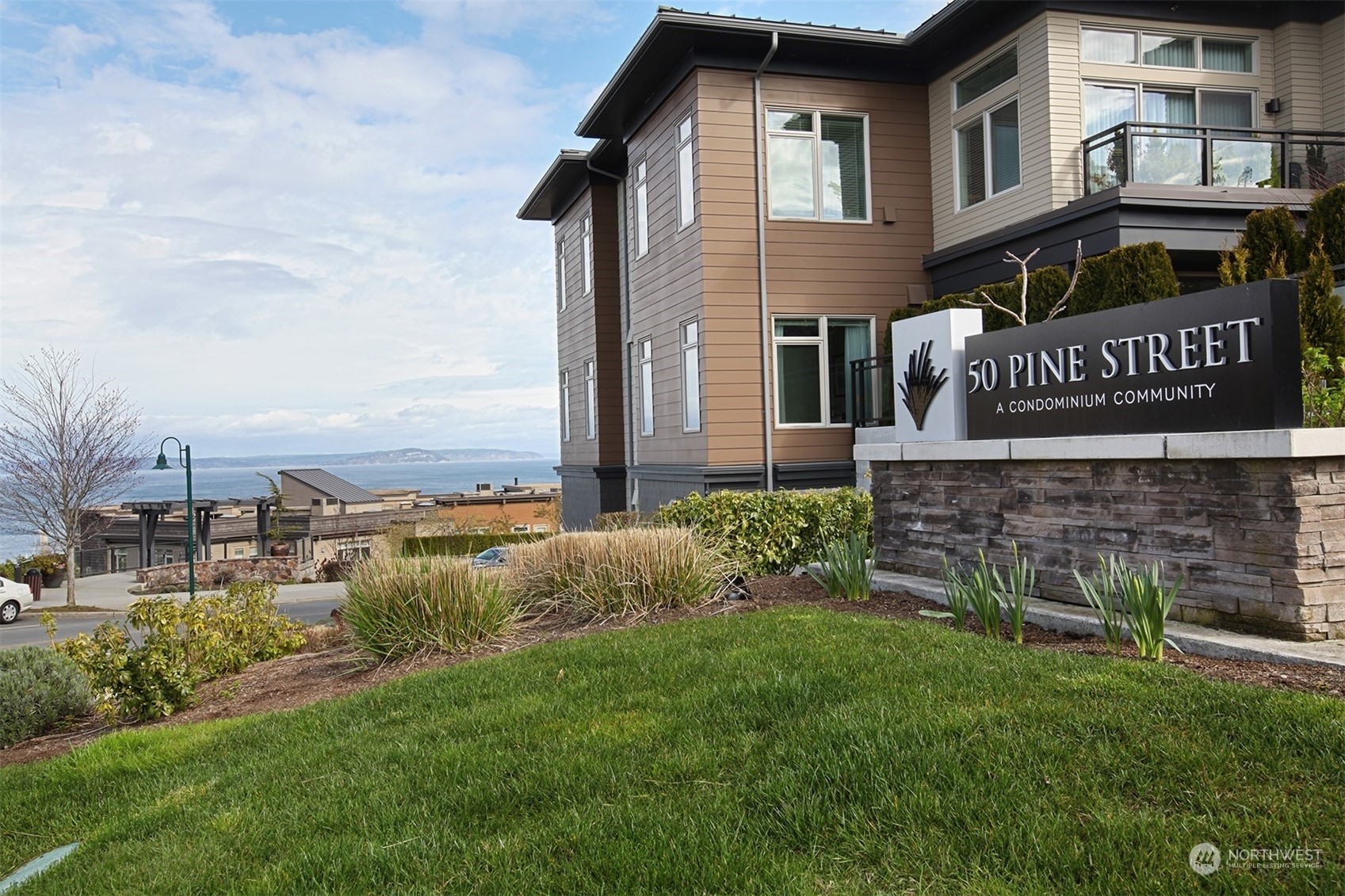 Property Photo:  50 Pine Street 417  WA 98020 