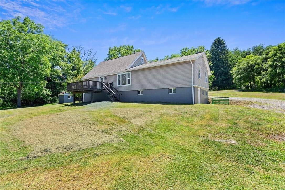 Property Photo:  1251 McCaslin Road  PA 15126 