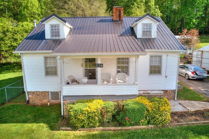 634 North Mohawk Drive  Erwin TN 37650 photo