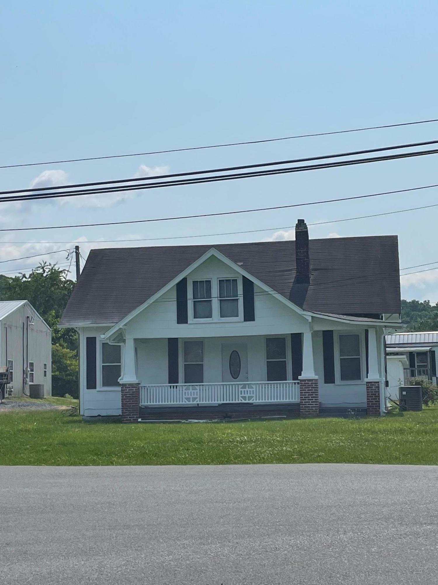 Property Photo:  102 Old Stateline Road  TN 37643 