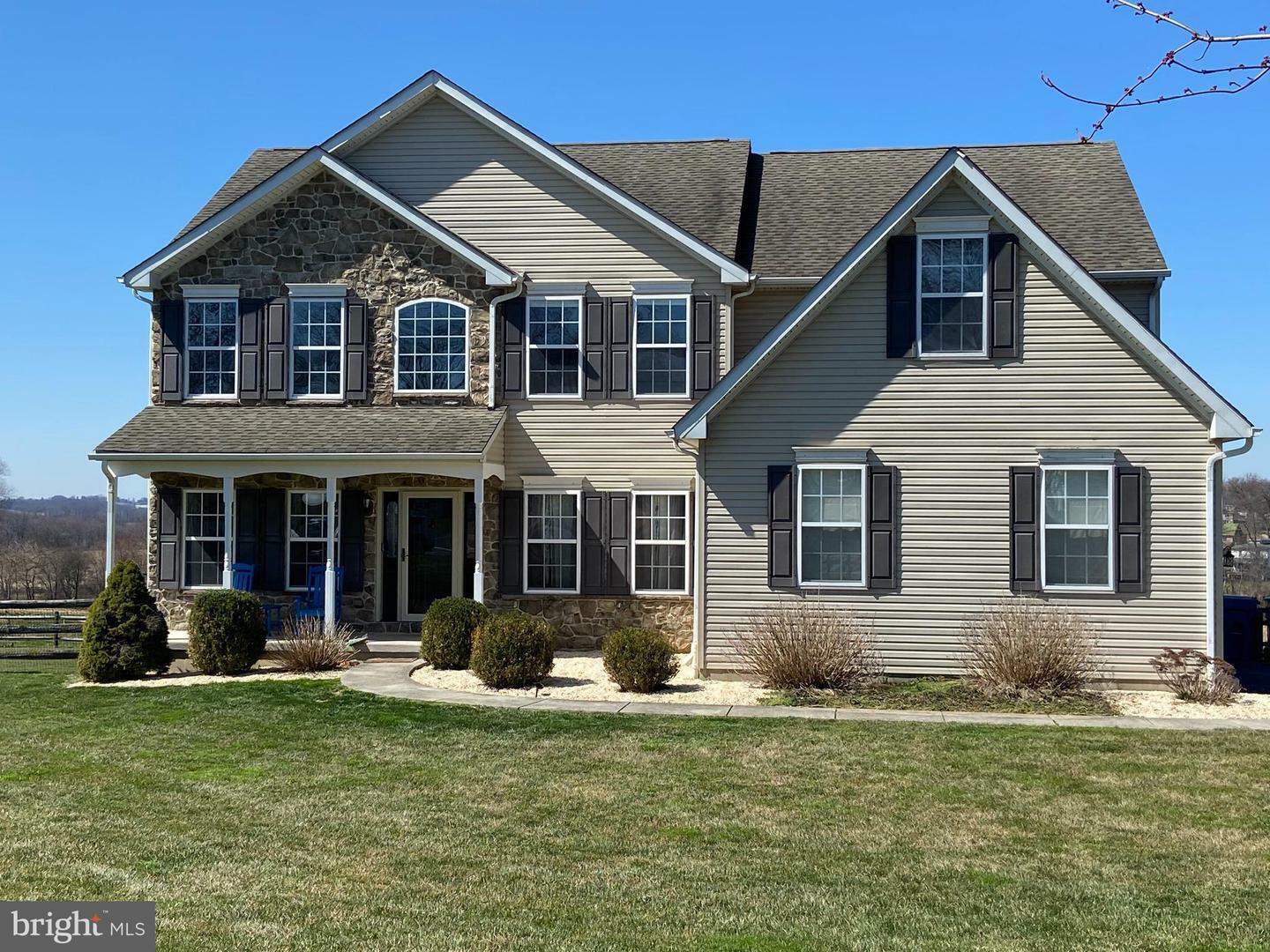 Property Photo: 115 Evans Court PA 19352