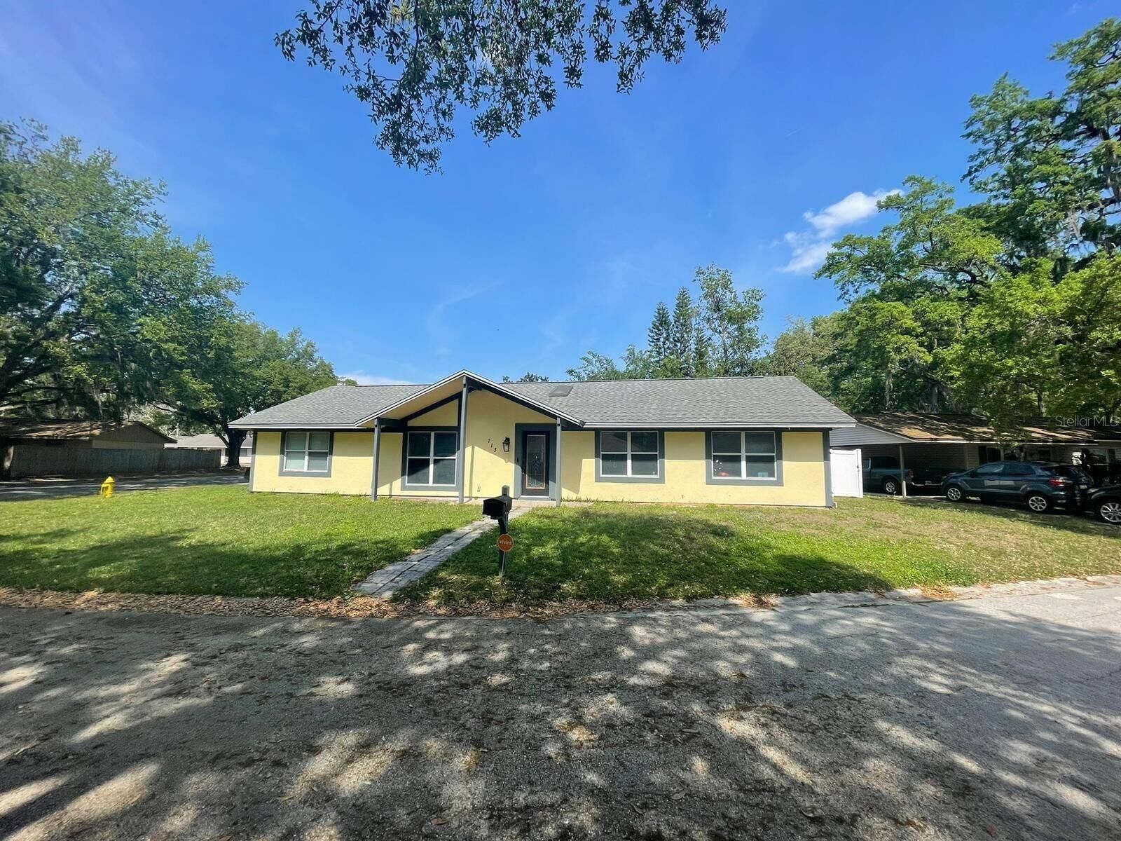 Property Photo:  713 Thistle Place  FL 32708 