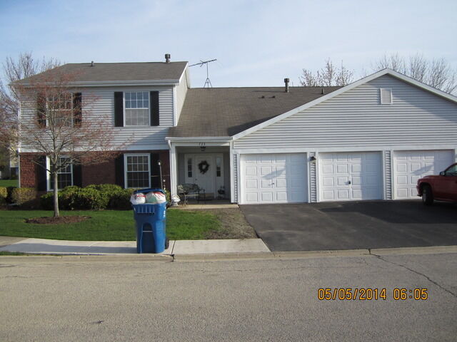 Property Photo: 733 Acorn Court D2 IL 60103
