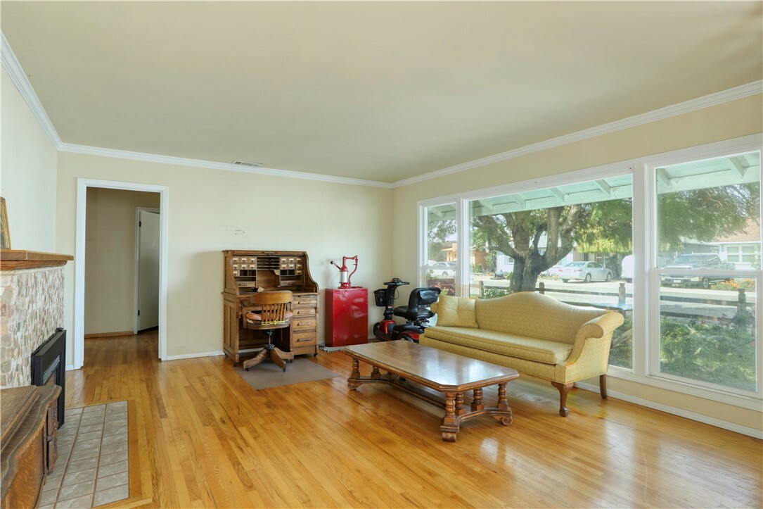 Property Photo:  927 Sandalwood Avenue  CA 93420 