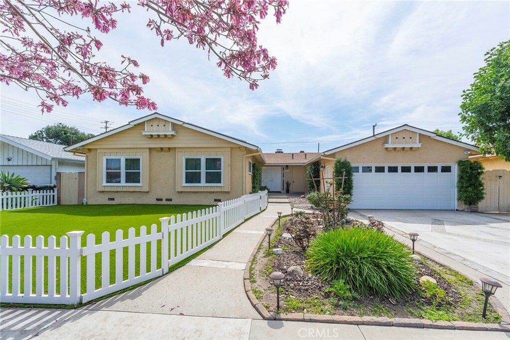 Property Photo:  2528 E Belmont Court  CA 92806 