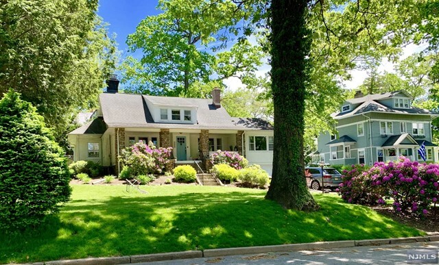 Property Photo:  325 Wastena Terrace  NJ 07450 