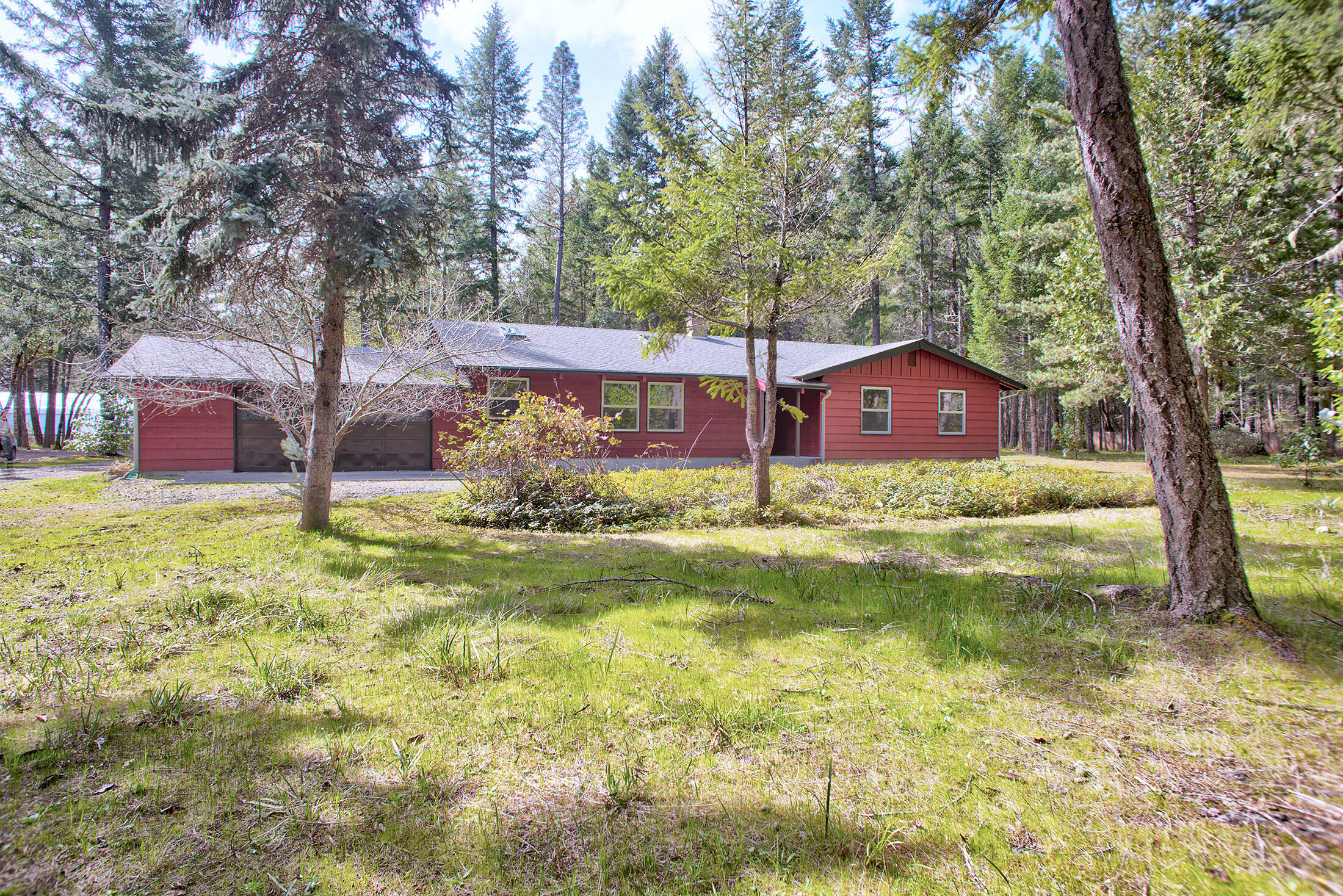Property Photo: 7077 Rockydale Road OR 97523