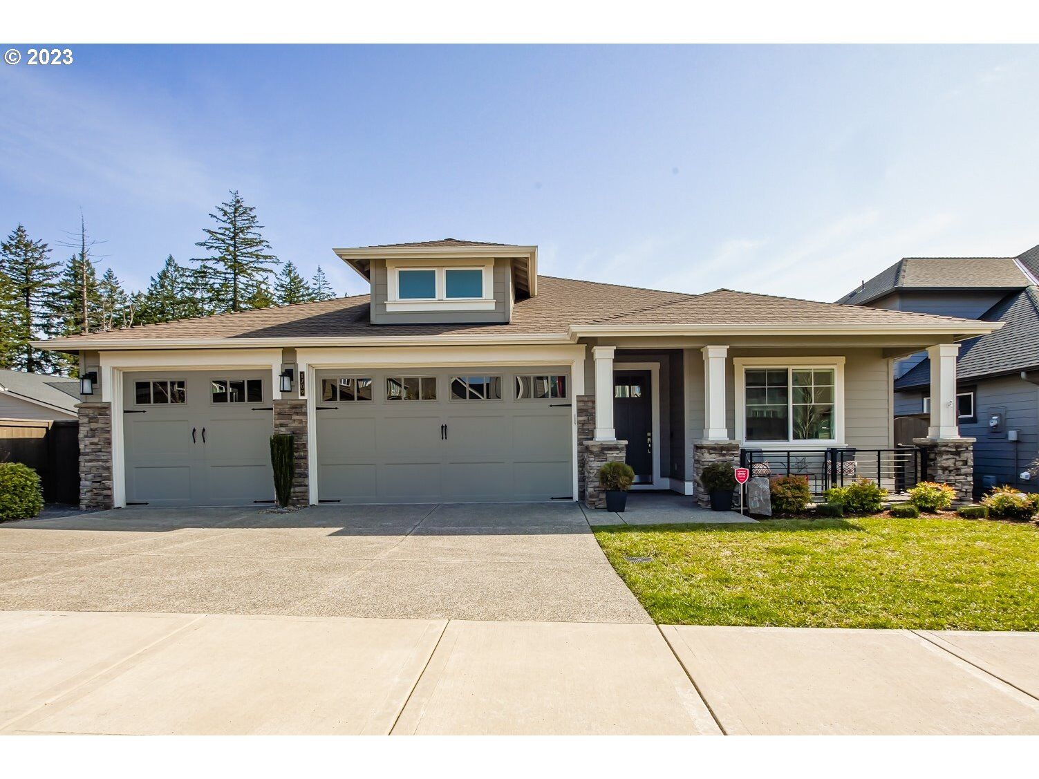 Property Photo: 1709 NW Redwood Ln WA 98607