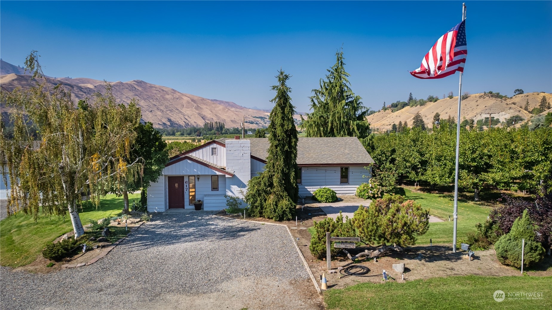 Property Photo:  617 Lower Sunnyslope Road  WA 98801 