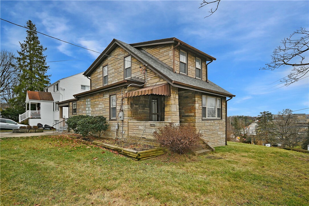 Property Photo: 881 Bower Hill PA 15243
