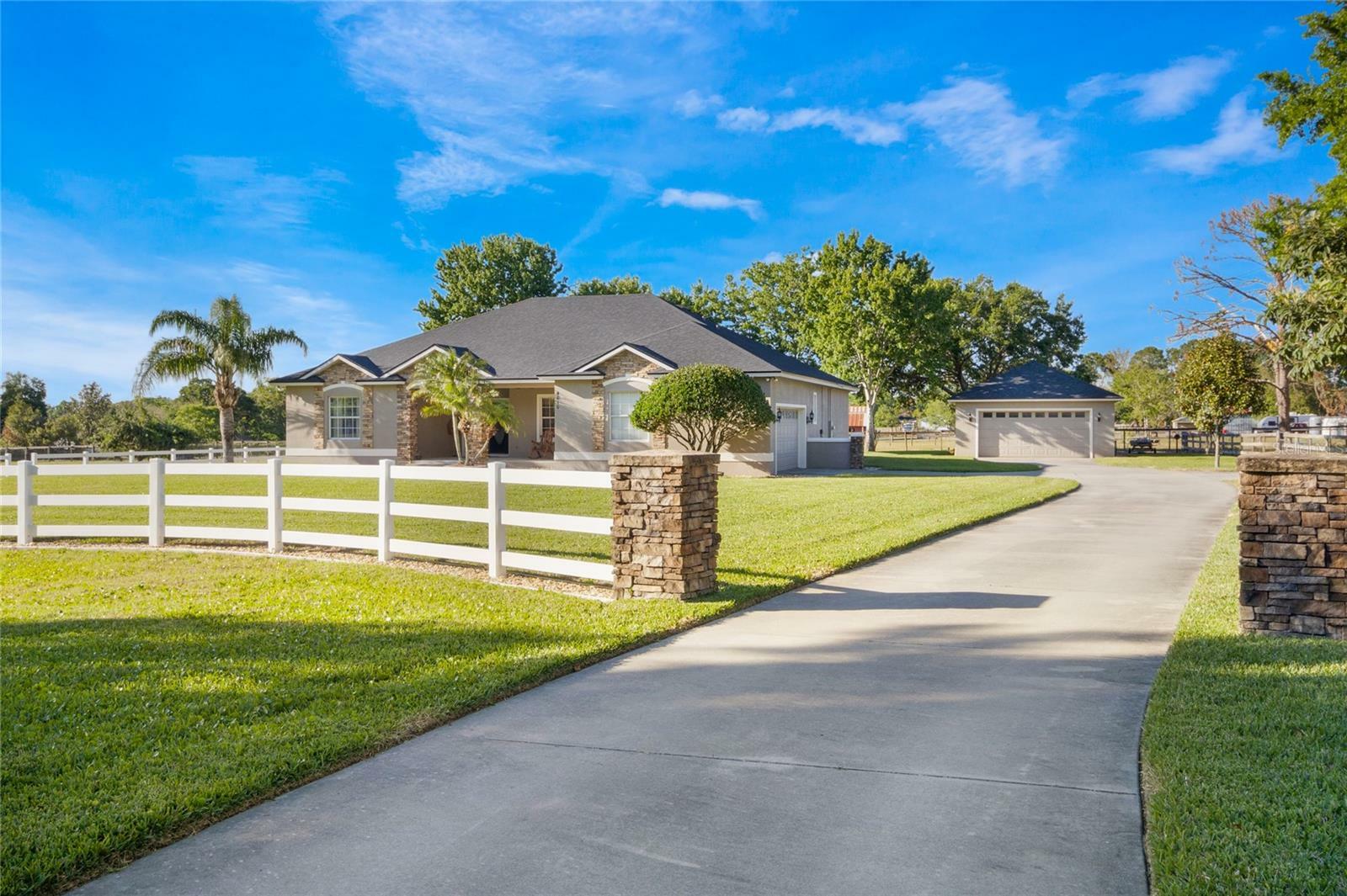 Property Photo:  4010 Dorwood Drive  FL 32818 