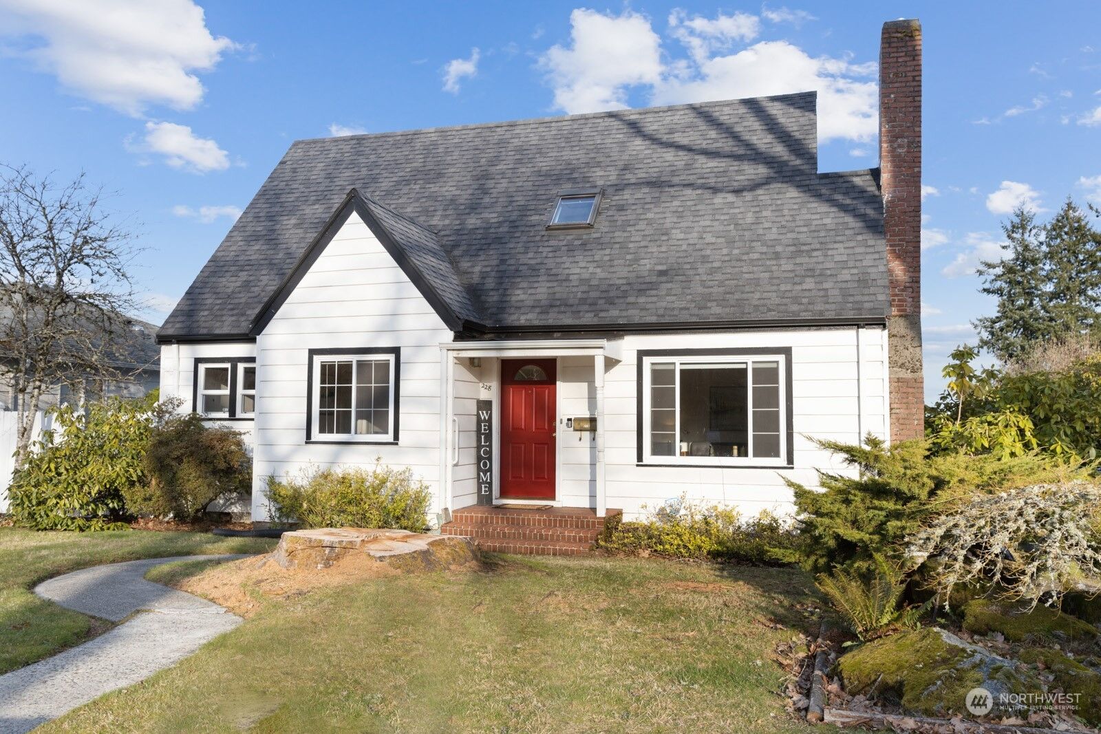 Property Photo:  228 Rogers Street NW  WA 98502 