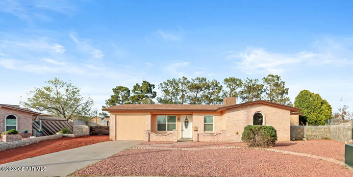 8631 Arboleda Dr Drive  El Paso TX 79907 photo
