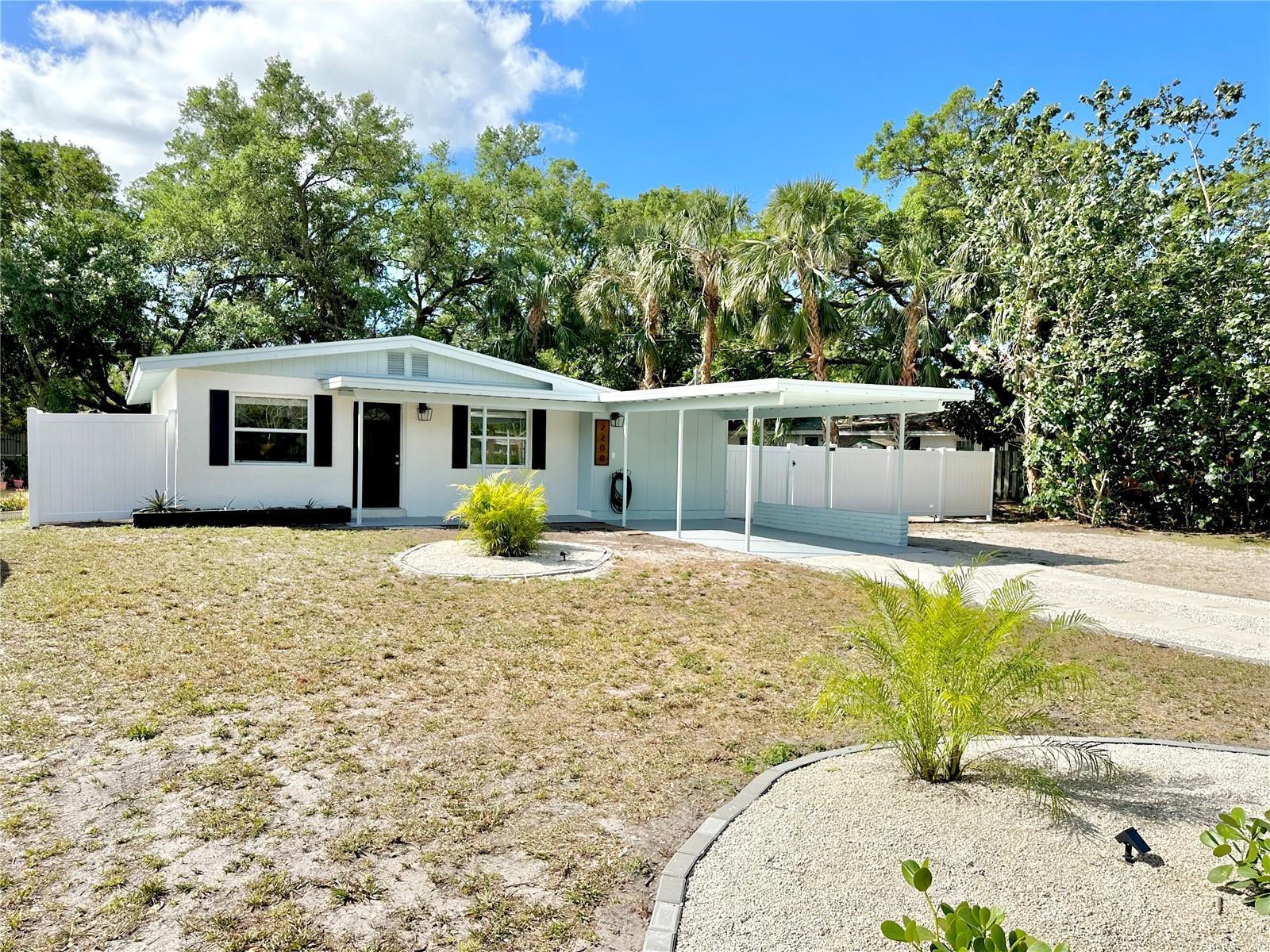 Property Photo:  2200 Floyd Street  FL 34239 