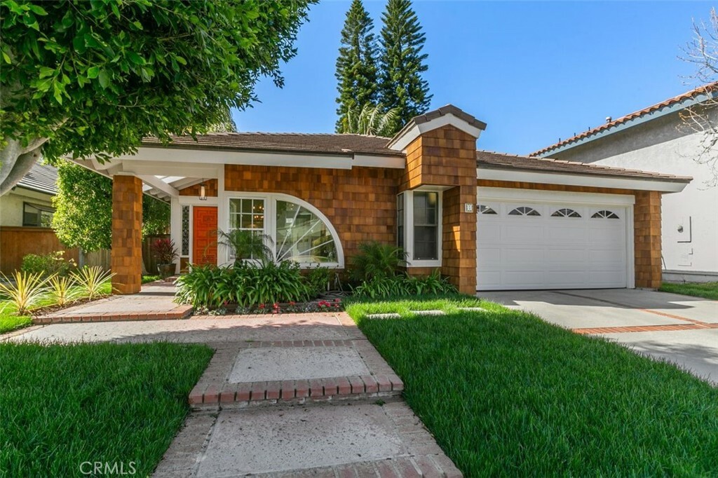 Property Photo:  7 Redonda  CA 92620 