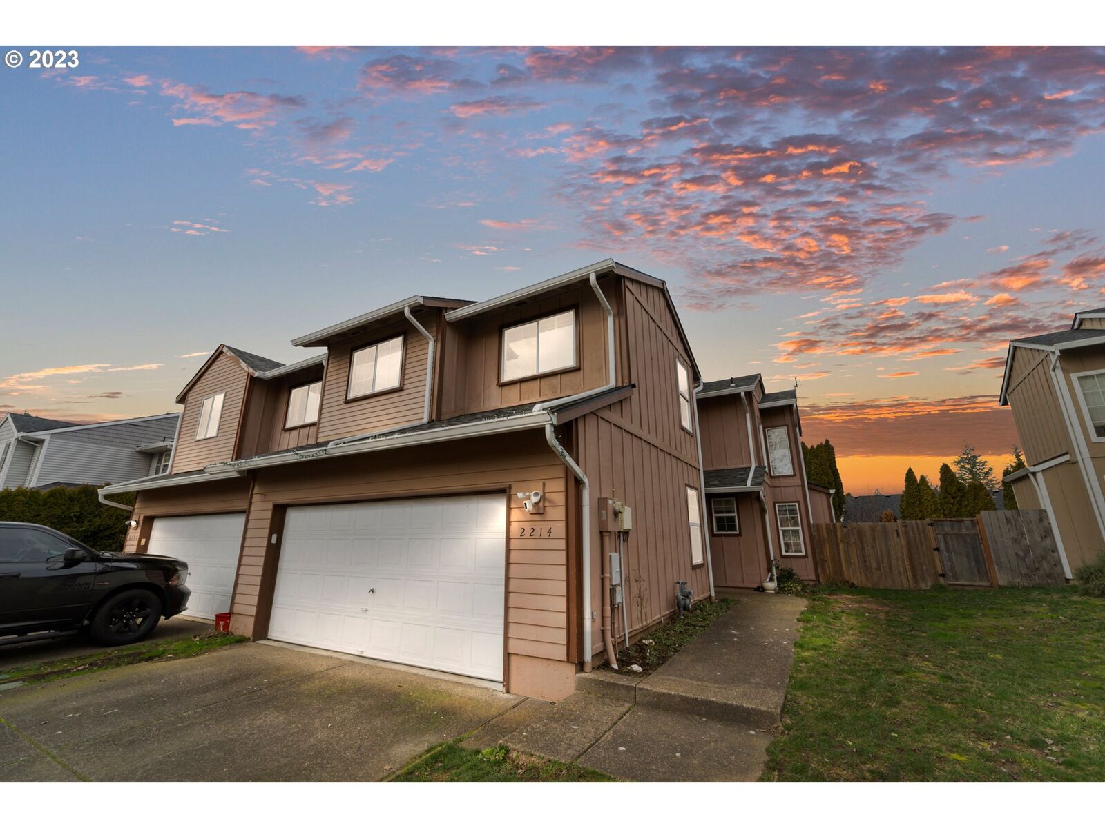 Property Photo:  2214 N Holladay St  OR 97113 