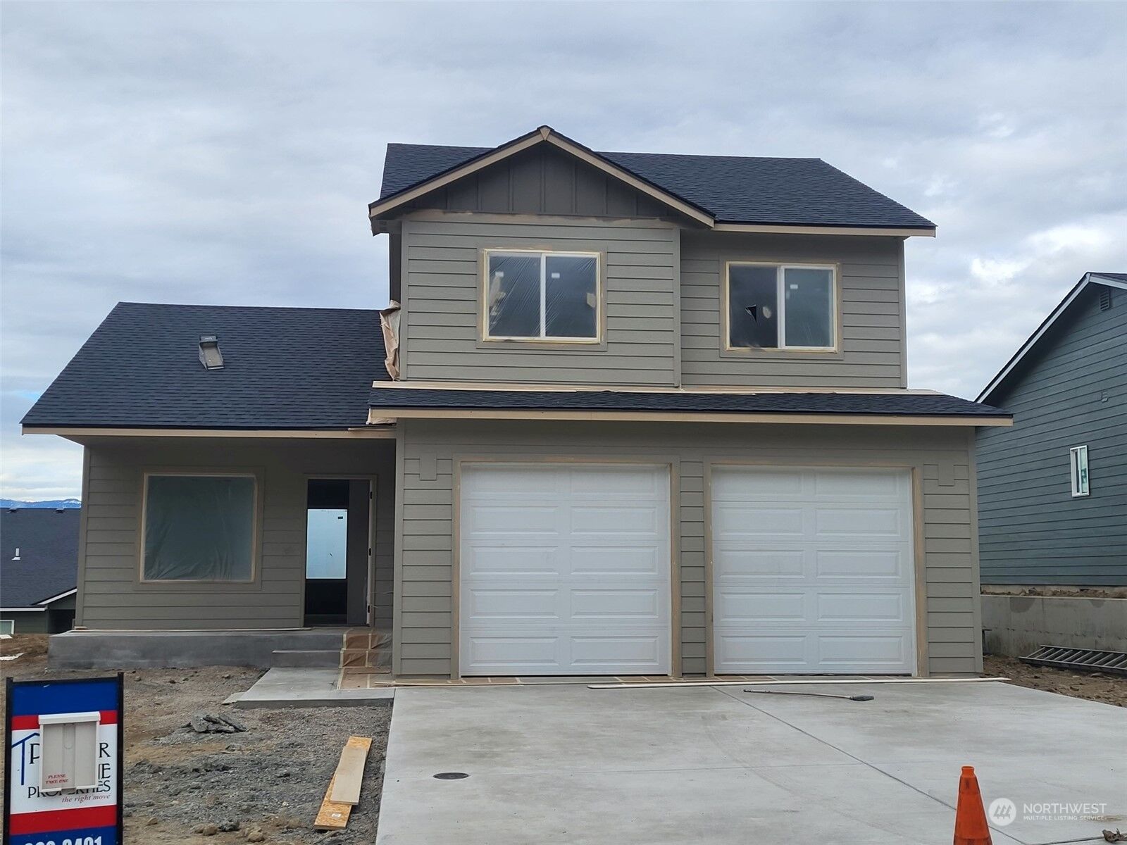 Property Photo:  104 George Loop  WA 98850 