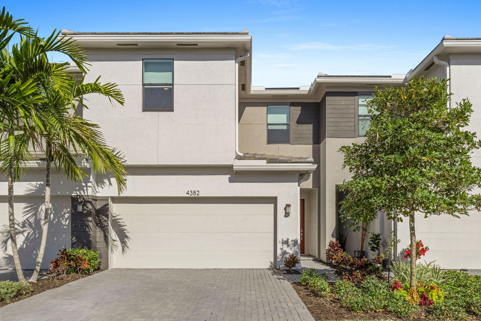 Property Photo:  4382 Serpens Lane  FL 33467 