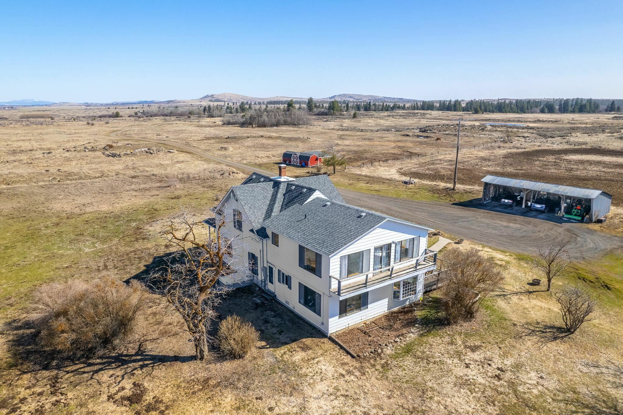 Property Photo: 5606 S Stroup Rd WA 99022-9630