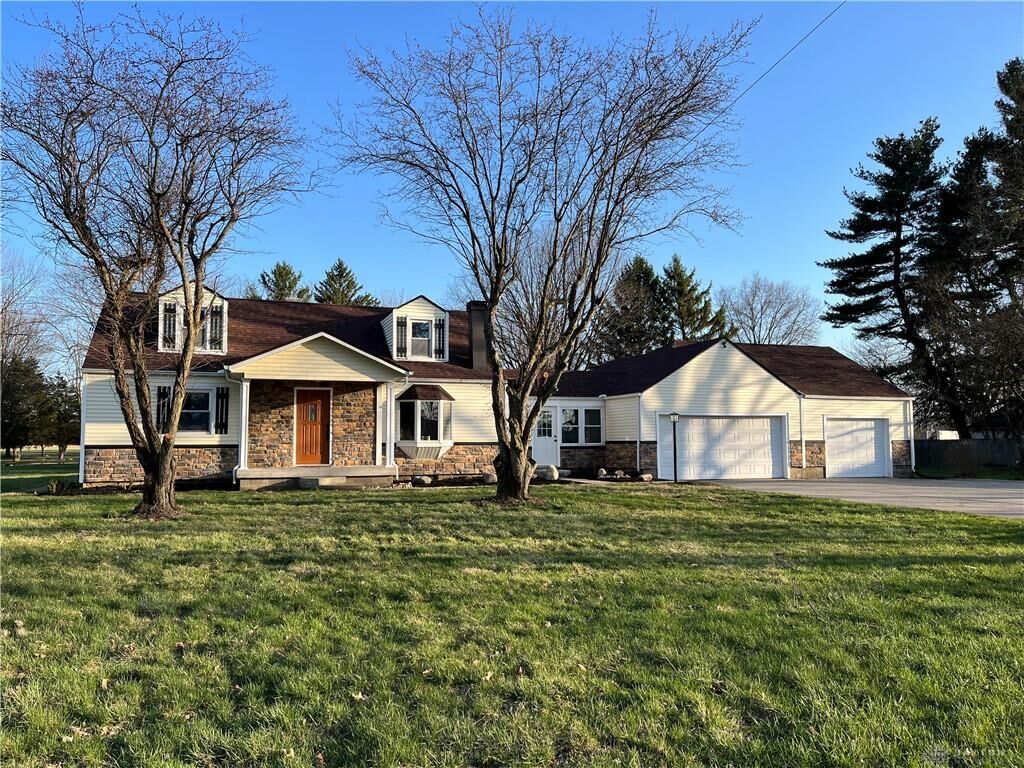 Property Photo: 9571 Lower Valley Pike OH 45341