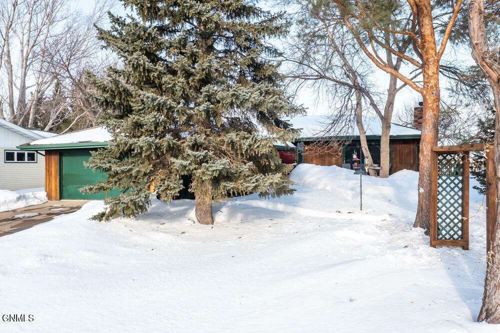 Property Photo:  600 5th Avenue NW  ND 58554 